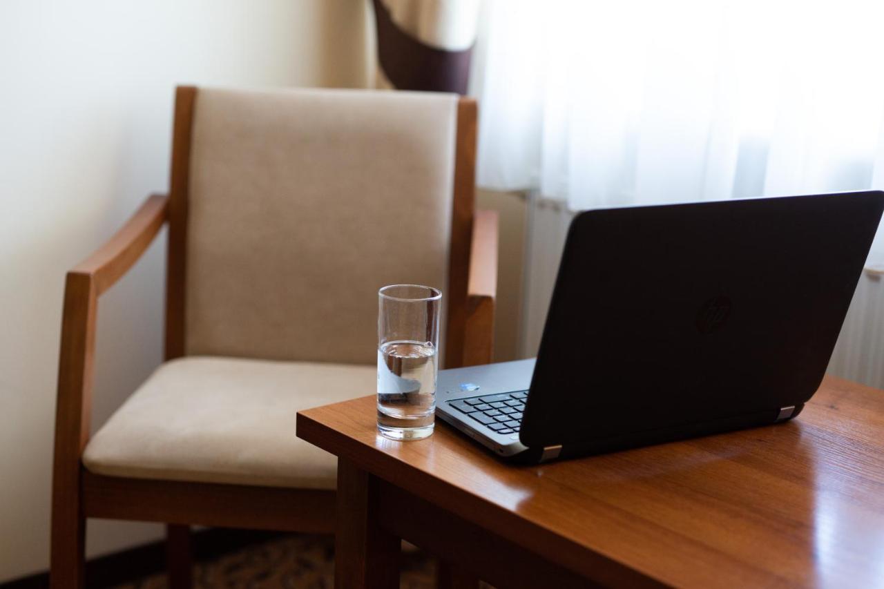 Hotel Panorama Ostrowiec Swietokrzyski Ngoại thất bức ảnh
