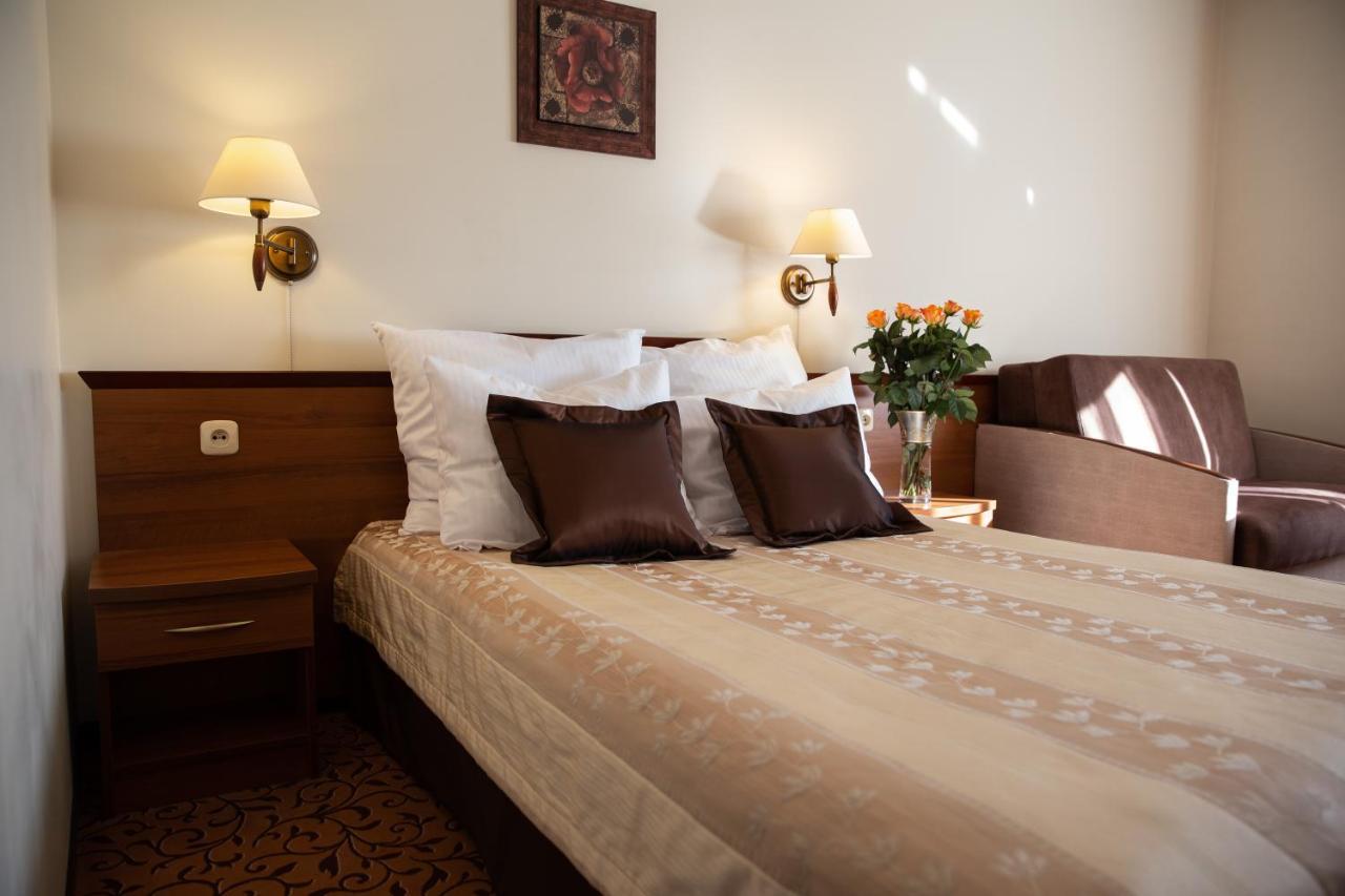 Hotel Panorama Ostrowiec Swietokrzyski Ngoại thất bức ảnh