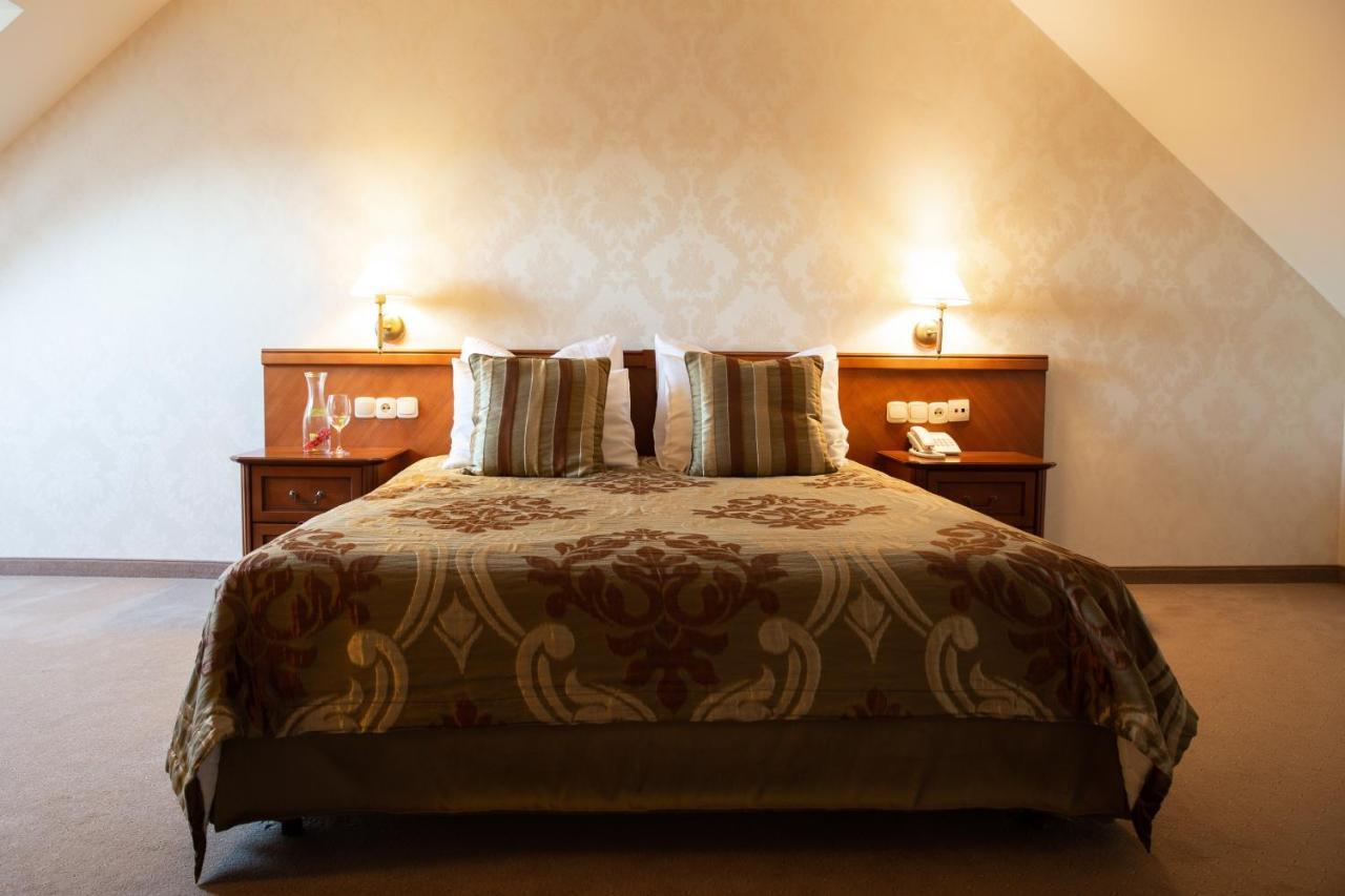 Hotel Panorama Ostrowiec Swietokrzyski Ngoại thất bức ảnh