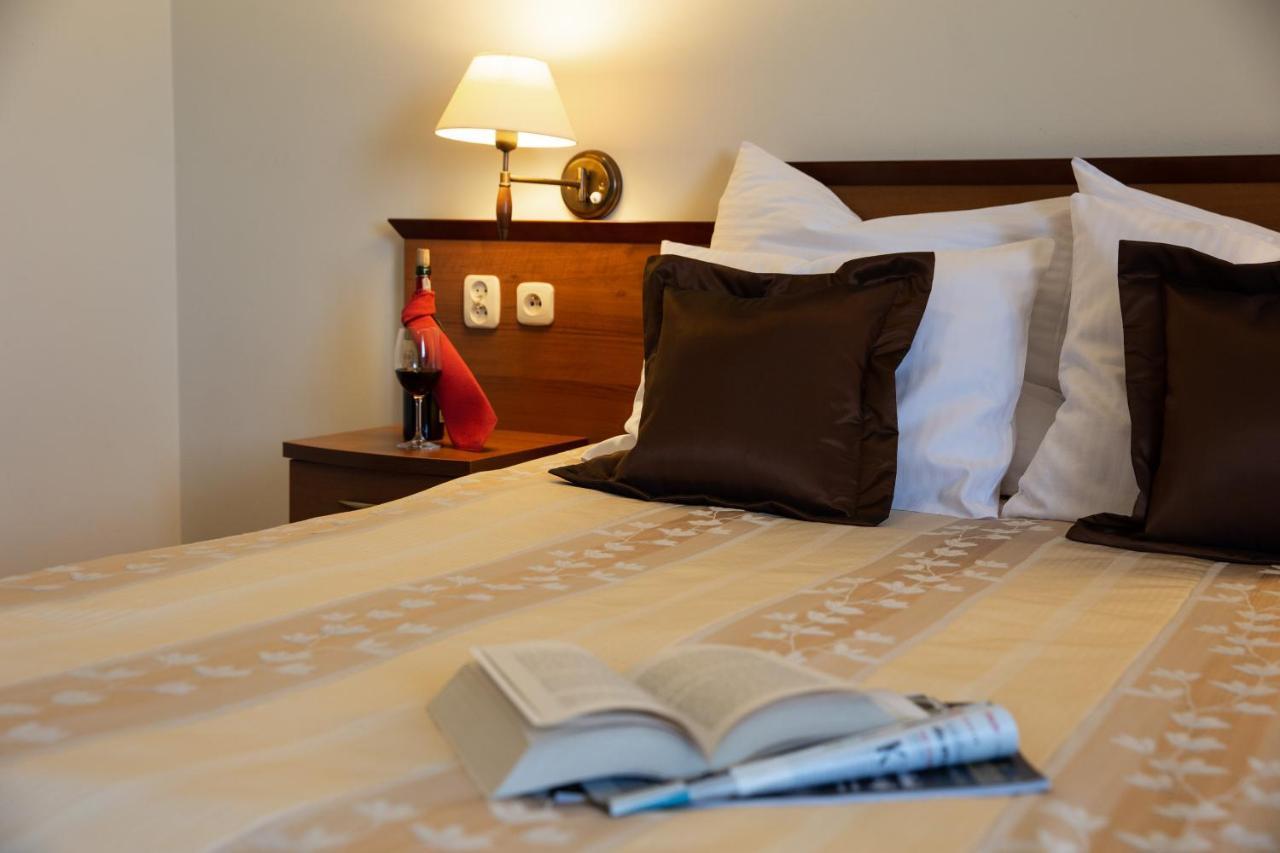 Hotel Panorama Ostrowiec Swietokrzyski Ngoại thất bức ảnh