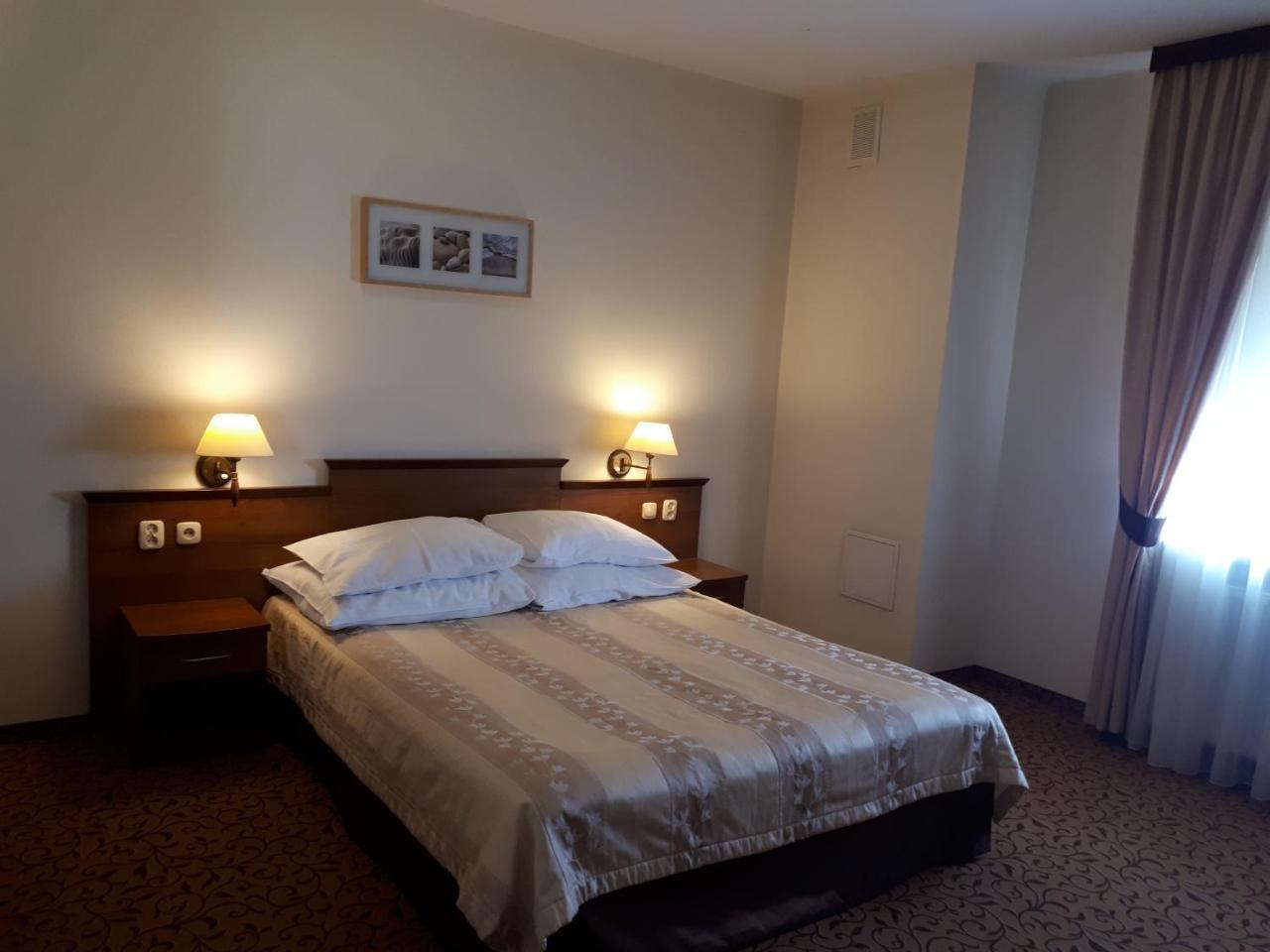 Hotel Panorama Ostrowiec Swietokrzyski Ngoại thất bức ảnh